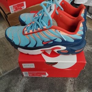 5.5Y Air Max Plus blue and orange